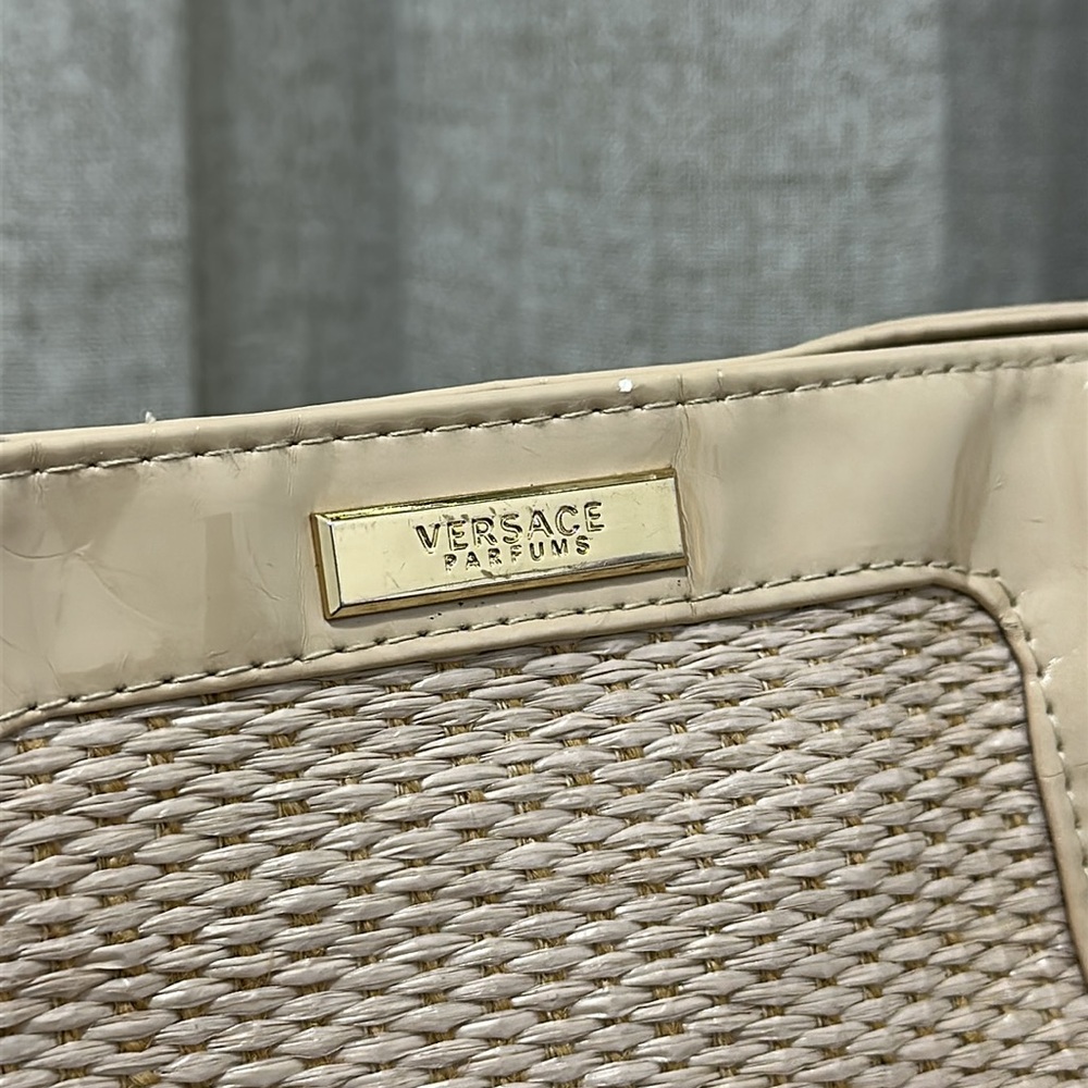 Versace Parfums - Picture 5 of 12